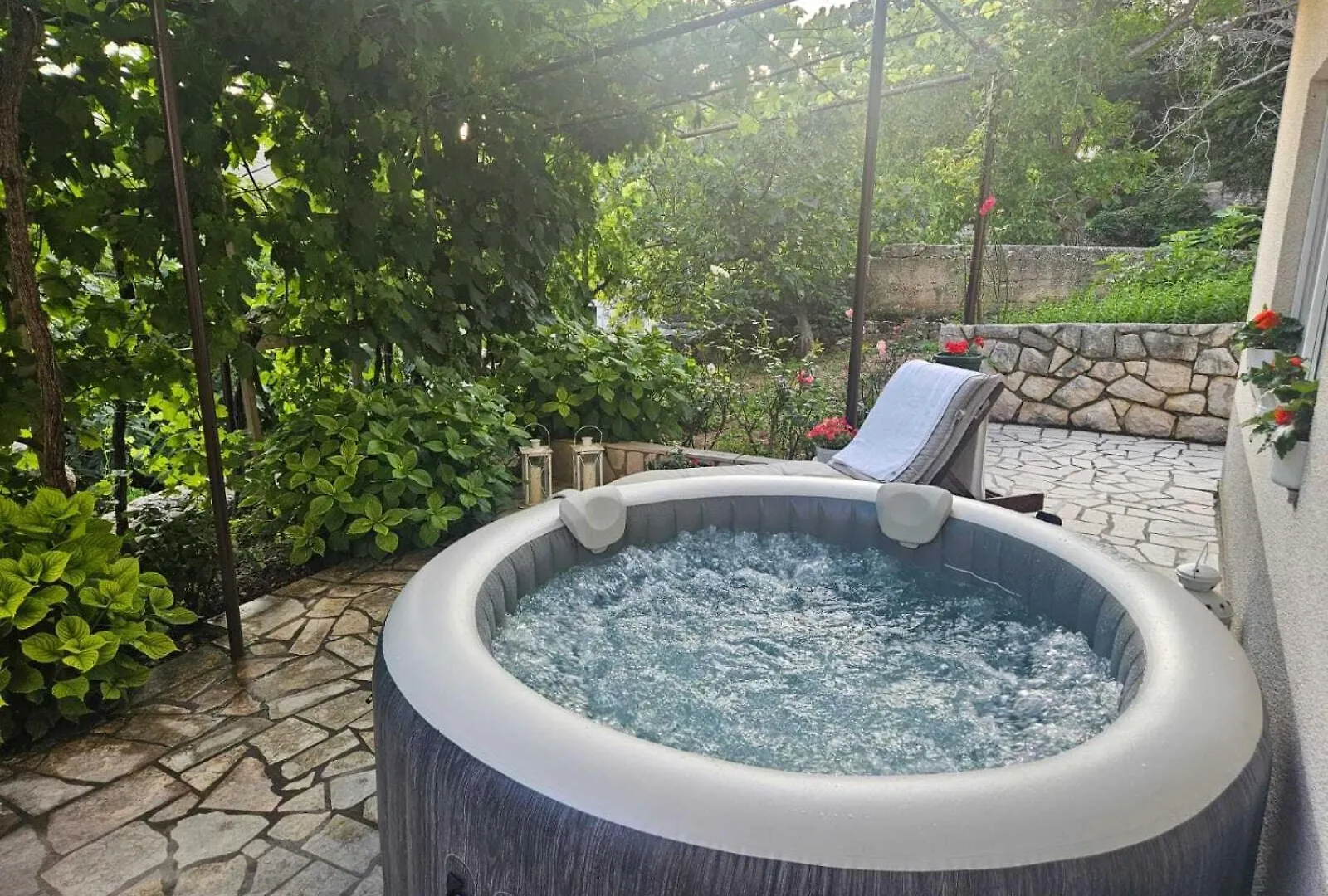Jacuzzi Garden Retreat Apartment Bribir  Bribir (Primorje-Gorski Kotar)