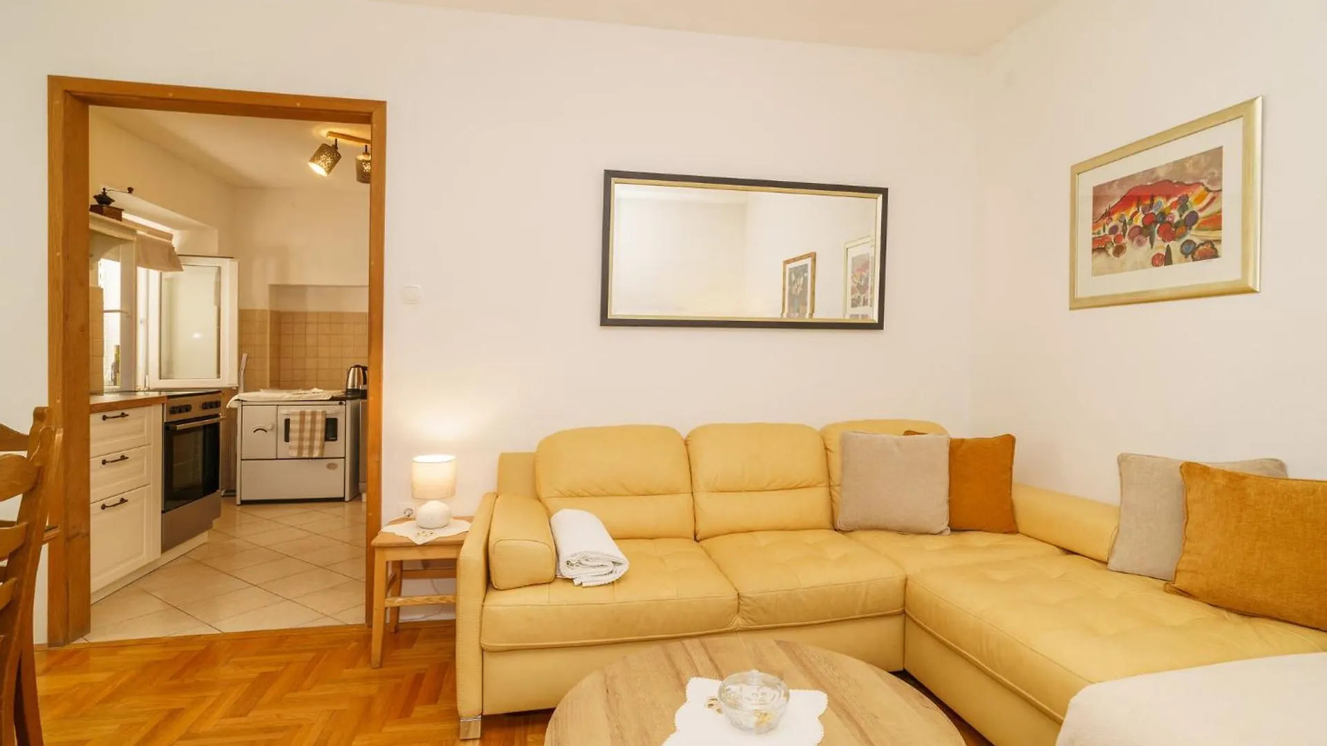 Jacuzzi Garden Retreat Apartment Bribir